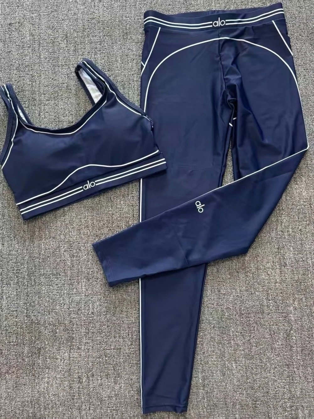 ALO Yoga Women’s.